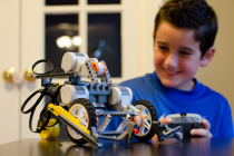 Inspirisani decom pokrenuli edukativni program Škola robotike i programiranja za decu