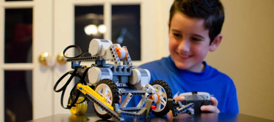 Inspirisani decom pokrenuli edukativni program Škola robotike i programiranja za decu