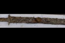 Devojčica otkrila mač iz starih nordijskih vremena!